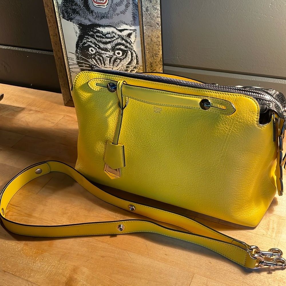 🛑SOLD🛑Fendi By The Way Yellow Black Croc Tail Bag! Monster Vibes!🖤💛🖤 - Picture 2 of 16